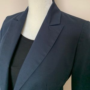 Tahari blazer navy blue size 4 classy & stylish